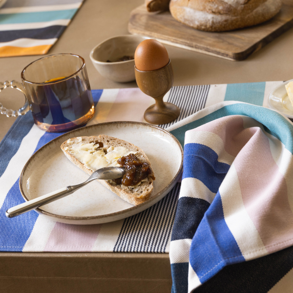 table garlin bleu bic